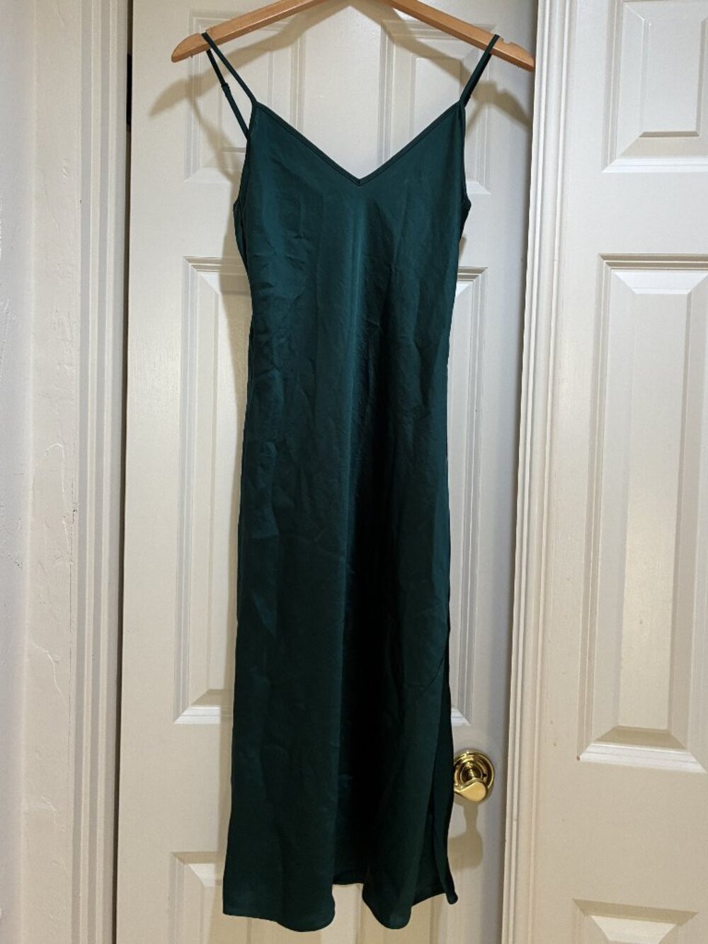 Aritzia Wilfred satiny v-neck midi dress